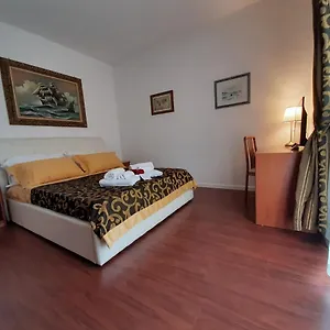 Carpe Diem , Ancône Italie